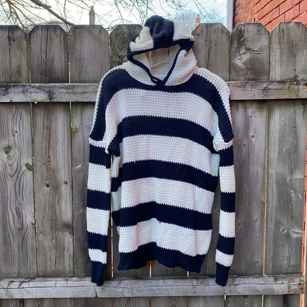 Rue 21 sweater hoodie sz. XS